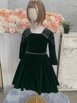 ชุดราตรีเด็ก(หน้าร้านอยู่รัชดา ลองได้ถ่ายรูปเองจากชุดจริง)W18979 สีเขียว ผ้ากำมะหยี่ แขนยาว สวยเรียบหรู