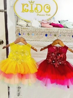 ssชุดออกงานเด็ก(หน้าร้านอยู่รัชดา ลองได้ถ่ายรูปจากชุดจริง)D237สีแดง สีเหลือง กระโปรงสั้นเป็นชั้นไล่สี ชุดราตรีเด็ก