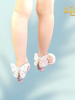 รองเท้าเด็ก(หน้าร้านอยู่รัชดา ลองได้)H011 สีชมพู เพชรระยิบระยับ ผีเสื้อด้านหลังสุดเก๋ ทรงเปิดข้าง สวยเจ้าหญิงมาก