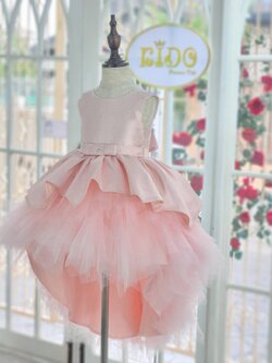 ชุดออกงานเด็ก(หน้าร้านอยู่รัชดา ลองได้ถ่ายรูปเองจากชุดจริง)B209 สีชมพู บนเรียบเอวจับจีบ กระโปรงชั้นๆปลายแหลม กระโปรงหน้าสั้นหลังยาว ชุดเด็กไปงาน