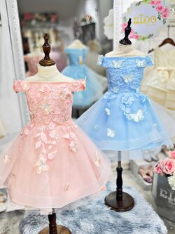 sชุดราตรีเด็ก(หน้าร้านอยู่รัชดา ลองได้ถ่ายรูปจากชุดจริง)W18556 สีฟ้า สีโอรส เปิดไหล่ปักดอกไม้ผีเสื้อกระโปรงหน้าสั้นหลังยาว