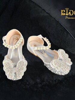 รองเท้าเด็ก(หน้าร้านอยู่รัชดา ลองได้)H022 สีเงิน ติดผีเสื้อประดับเพชร ประดับด้วยมุกตรงสายรัดรองเท้า เจ้าหญิงมากๆ