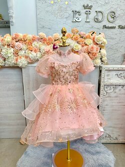 ชุดราตรีเด็ก(หน้าร้านอยู่รัชดา ลองได้ถ่ายรูปจากชุดจริง)W18797สีโอรส ตกแต่งด้วยกลิตเตอร์แขนตุ๊กตา หน้าสั้นหลังยาว สวยหรู