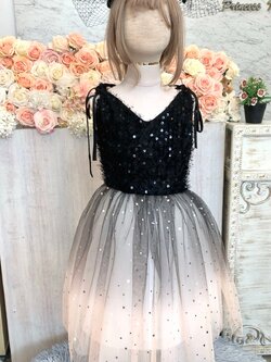 ชุดราตรีเด็ก(หน้าร้านอยู่รัชดา ลองได้ถ่ายรูปจากชุดจริง)W18969 สีดำ คอวีแขนสามส่วนกระโปรงยาวไล่สี