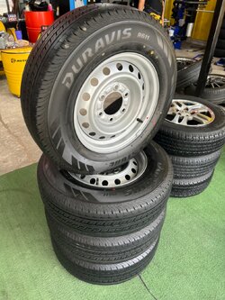 ล้อกระทะ ขอบ15 5x114 พร้อมยาง Bridgestone R611 215/70R15 ยางปี22 ยางใหม่ล้อถอดจากป้ายแดง