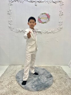 สูทเด็กผู้ชาย(หน้าร้านอยู่รัชดา ลองได้ถ่ายรูปจากชุดจริง)S164 สีขาว เซ็ตทักซิโด้5ชิ้น สูท เชิ้ต กั๊ก กางเกง หูกระต่าย