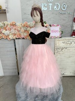 ชุดราตรีเด็ก(ร้านอยู่รัชดา ลองได้ถ่ายรูปจากชุดจริง)W19162 สีชมพู-ดำ กระโปรงยาว เปิดไหล่ เสื้อแขนยาวสีดำ กระโปรงชมพู ทูโทน