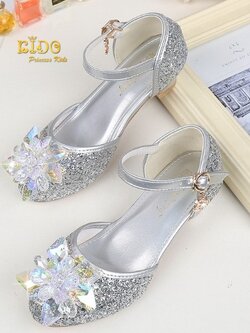 รองเท้าเด็กออกงาน(หน้าร้านอยู่รัชดา ลองได้)H039สีเงิน ติดดอกไม้แก้ว ทรงเปิดข้าง เพชรระยิบระยับ สวยเจ้าหญิงมาก