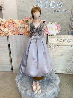 ชุดราตรีเด็ก(ร้านอยู่รัชดา ลองได้ถ่ายรูปจากชุดจริง)W19080 สีเทา กระโปรงยาว เกร็ดวิ้ง