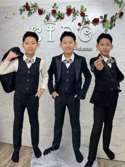 สูทเด็กผู้ชาย(หน้าร้านอยู่รัชดา ลองได้ถ่ายรูปจากชุดจริง)S161 สีดำวิ้งๆทั้งชุด เซ็ตสูท5ชิ้น สูท เสื้อเชิ้ต กั๊ก กางเกง หูกระต่าย