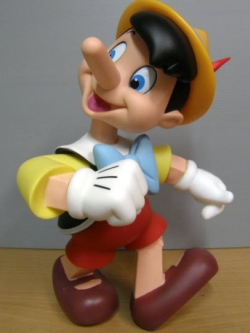 หุ่นไวนีลจมูกยาว พินอคชิโอ สูง 12 นิ้ว / ตัว (ญี่ปุ่น)