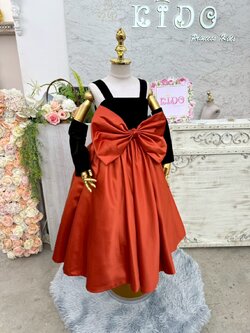 ชุดราตรีเด็ก(หน้าร้านอยู่รัชดา ลองได้ถ่ายรูปเองจากชุดจริง)W19233 สีดำ-แดง กระโปรงยาว แขนสั้น มีปลอกแขนในเซต สวยเก๋