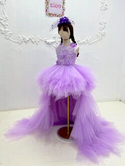 ชุดราตรีเด็ก(หน้าร้านอยู่รัชดา ลองได้ถ่ายรูปเองจากชุดจริง)W19180 สีม่วง กระโปรงหน้าสั้นหลังยาว แขนสั้น คอเพชรหรู ฟูชั้นๆ