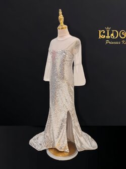 ชุดราตรีเด็ก(หน้าร้านอยู่รัชดา ลองได้ถ่ายรูปจากชุดจริง)W18540 สีเงิน ชุดหางปลา แขนยาวซีทรู