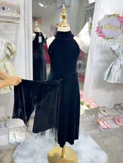 ชุดราตรีเด็ก(หน้าร้านอยู่รัชดา ลองได้ถ่ายรูปจากชุดจริง)W18602 สีดำ หางปลา กระโปรงยาว คอติด