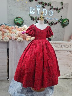 ชุดราตรีเด็ก(หน้าร้านอยู่รัชดา ลองได้ถ่ายรูปจากชุดจริง)W18876สีแดง ผ้าพิมพ์ลาย คอจีนและแขนตุ๊กตาประดับมุก เรียบแต่สวยหรูสุดๆ