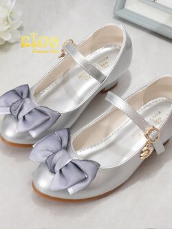 รองเท้าเด็กออกงาน(หน้าร้านอยู่รัชดา ลองได้)H130สีเทา ติดโบว์ด้านหน้า