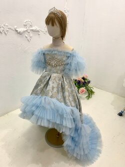 ชุดเดรสเด็ก(หน้าร้านอยู่รัชดา ลองได้ถ่ายรูปจากชุดจริง)W18310สีฟ้า ผ้าปักลูกไม้สวยหรู มีแขน กระโปรงหน้าสั้นหลังยาว