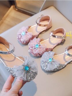 sรองเท้าเด็ก(หน้าร้านอยู่รัชดา ลองได้)H124สีเงิน สีชมพูประดับด้วยโบว์เพชรฟ้า