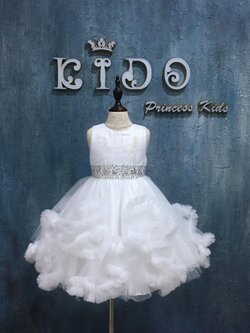 เช่าชุดเด็ก*มีหน้าร้านอยู่รัชดา ลองได้ เปลี่ยนได้ ถ่ายรูปเองจากสินค้าจริง*AZZ521 สีออฟไวท์ ชุดราตรีเด็กออกงาน เอวเพชร กระโปรงสั้นชายฟูกลม สีขาว ชุดเด็กไปงาน ชุดราตรีเด็กออกงาน