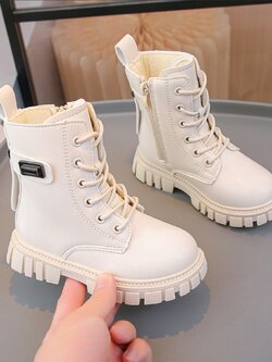 บูทเด็ก(หน้าร้านอยู่รัชดา ลองได้)H166 สีขาว ด้านหน้าร้อยเชือกข้อสั้น แบบเท่ๆ