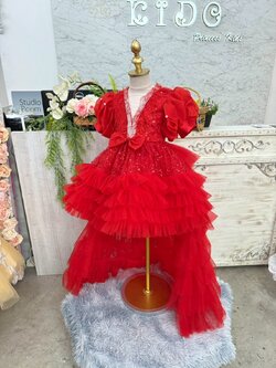 ชุดราตรีเด็ก(หน้าร้านอยู่รัชดา ลองได้ถ่ายรูปเองจากชุดจริง)W19176 สีแดง กระโปรงสั้น แขนยาว หลังยาวอลังการ