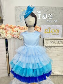 ชุดราตรีเด็ก(หน้าร้านอยู่รัชดา ลองได้ถ่ายรูปเองจากชุดจริง)W18927 สีฟ้า กระโปรงสั้น แขนระบายประดับขนนก ฟูชั้นเล่นสี สวยค่ะ