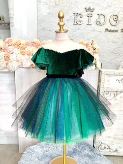 ชุดราตรีเด็ก(หน้าร้านอยู่รัชดา ลองได้ถ่ายรูปจากชุดจริง)W18826 สีเขียว แขนระบาย กระโปรงสั้นวุ้งวิ้ง