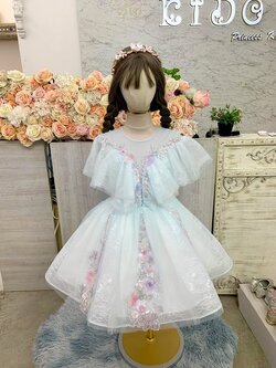 ชุดราตรีเด็ก(หน้าร้านอยู่รัชดา ลองได้ถ่ายรูปเองจากชุดจริง)W19139 สีฟ้า กระโปรงสั้น คอวีซีทรู แต่งดอกไม้ น่ารักมาก