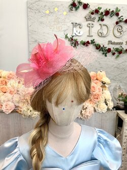 คาดผมเด็ก(หน้าร้านอยู่รัชดา)KF673 หมวกคาดผมเด็กสีชมพู ดอกไม้ใหญ่โบว์ตาข่ายประดับขนนก