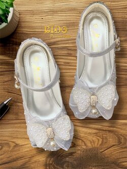 รองเท้าเด็กออกงาน(หน้าร้านอยู่รัชดา ลองได้)H188 สีเงิน โบว์หน้าห้อยมุก