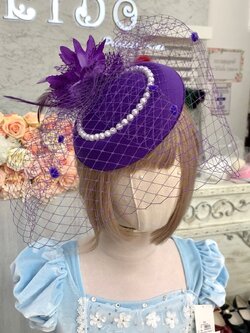 กิ๊บหมวกเด็ก(หน้าร้านอยู่รัชดา)KF596 กิ๊บหมวกเด็กสีม่วงตาข่ายติดไข่มุขประดับดอกไม้
