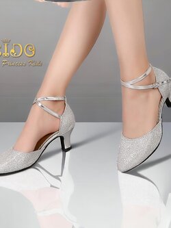 รองเท้าเด็ก(มีหน้าร้านอยู่รัชดาลองได้)H140สีเงิน