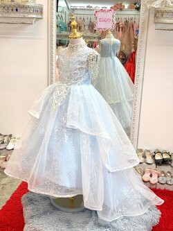 ชุดราตรีเด็ก(หน้าร้านอยู่รัชดา ลองได้ถ่ายรูปจากชุดจริง)W18851สีฟ้า หน้าอกติดกลิตเตอร์ไหล่ร้อยสายเพชร หน้ายาวหลังยาววิ้งๆ สวยหรู