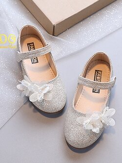 รองเท้าเด็กออกงาน(หน้าร้านอยู่รัชดา ลองได้)H113 สีครีม แต่งดอกไม้ด้านหน้า