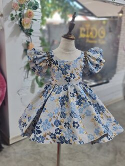 ชุดราตรีเด็ก(หน้าร้านอยู่รัชดา ลองได้ถ่ายรูปจากชุดจริง)W18590 สีน้ำเงิน แขนระบายประดับเส้นไหล่ กระโปรงสั้น