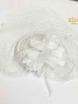 กิ๊บหมวกเด็ก(หน้าร้านอยู่รัชดา)KF596 กิ๊บหมวกเด็กสีขาวตาข่ายติดไข่มุขประดับดอกไม้