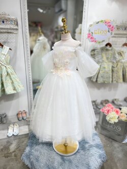 ชุดราตรีเด็ก(หน้าร้านอยู่รัชดา ลองได้ถ่ายรูปจากชุดจริง)W18638 สีขาว แขนระบาย หน้ายาวหลังยาว