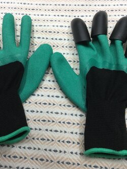 ถุงมือขุดดิน หรือถุงมือพรวนดิน / คู่