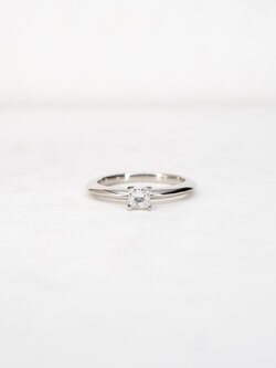 แหวน Tiffany & Co. The Tiffany Setting Princess Cut diamond Platinum 950 with 0.21carat F VS1 Diamond ไซส์46# +กล่องและCertificate (Used)