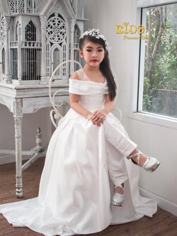 ชุดเจ้าหญิง(หน้าร้านอยู่รัชดา ลองได้ถ่ายรูปจากของจริง)W18202สีขาว เสื้อโอบไหล่ กระโปรงคลุมยาวแหวกหน้า มีกางเกงด้านในขายาว ลุคไม่ซ้ำใครแน่นอน กระโปรงยาว ชุดกางเกง มีแขน