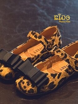 รองเท้าเด็ก(หน้าร้านอยู่รัชดา ลองได้)H010 สีดำแบบไม่มีส้นลายเสือ มีโบว์สีดำประดับ