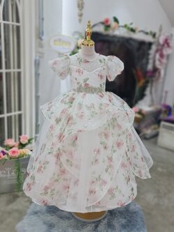 ชุดราตรีเด็ก(หน้าร้านอยู่รัชดา ลองได้ถ่ายรูปจากชุดจริง)W18769 สีขาว พิมพ์ลายดอกไม้ กระโปรงยาวหยักแขนตุ๊กตา น่ารัก