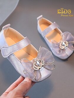 รองเท้าเด็ก*มีหน้าร้านอยู่รัชดา ลองได้ เปลี่ยนได้ *H110สีเงิน สีโฮโลแกรมหน้าโบว์สวยมาก