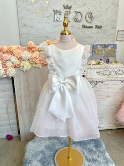 ชุดราตรีเด็ก(หน้าร้านอยู่รัชดา ลองได้ถ่ายรูปจากชุดจริง)W18727สีขาว ติดระบายและโบว์ด้านหน้า เรียบแต่สวยหรูสุดๆ