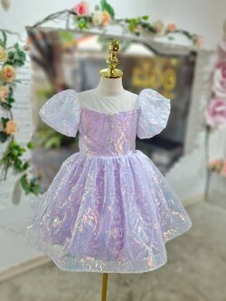 ชุดราตรีเด็ก(หน้าร้านอยู่รัชดา ลองได้ถ่ายรูปจากชุดจริง)W18655 สีม่วง กระดุมหน้าวิ้งๆ