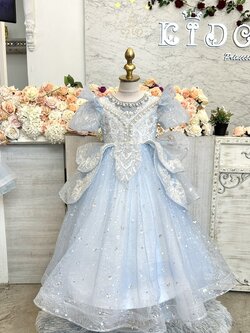 ชุดราตรีเด็ก(หน้าร้านอยู่รัชดา ลองได้ถ่ายรูปจากชุดจริง)W18886 สีฟ้า หน้าอกประดับเพชร กระโปรงระบายปีกรอบๆ ยาวฟูชั้นๆ สวยหรู