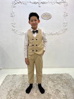 สูทเด็กผู้ชาย(หน้าร้านอยู่รัชดา ลองได้ถ่ายรูปจากชุดจริง)S140Nเซ็ต4ชิ้นสีครีม กั๊ก เสื้อเชิ๊ต หูกระต่าย กางเกงขายาว