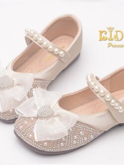 รองเท้าเด็ก(หน้าร้านอยู่รัชดา ลองได้)H181 สีครีม ประดับโบว์ ตรงสายรัดคาดด้วยมุข ลุคคุณหนู น่ารัก