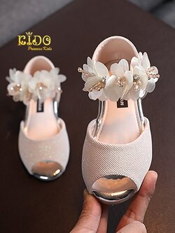 รองเท้าเด็กออกงาน(หน้าร้านอยู่รัชดา ลองได้)H146สีครีม เปิดนิ้วแต่งดอกไม้ที่สาย